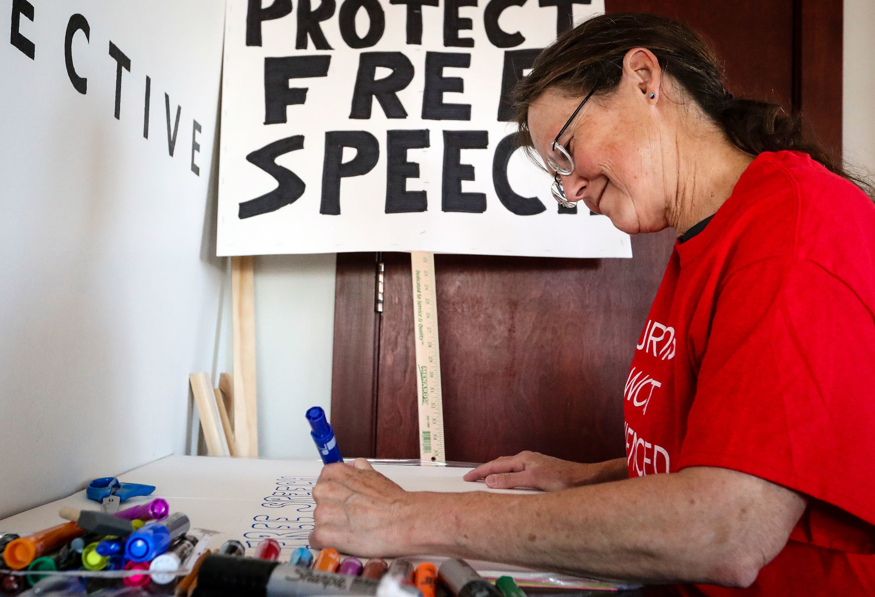 Rally signmaking